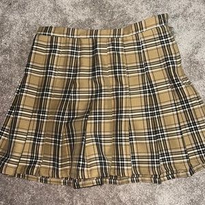 chestnut plaid skirt from target:) never worn, but tag is off🍁🍂 great for fall